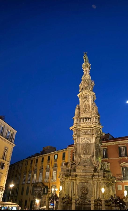 Downtown Napoli B&B - E Si Nun Canto Moro Bagian luar foto